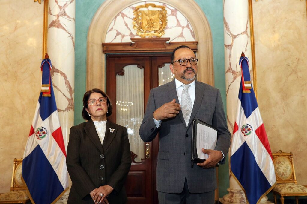 cnm-ratifica-a-tres-jueces-del-tse-y-designa-dos-mujeres-para-cumplir-cuota-de-genero