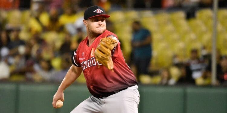 travis-lakins-comanda-blanqueada-6-0-sobre-aguilas-cibaenas