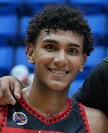 los-pioneros-vencen-en-basket