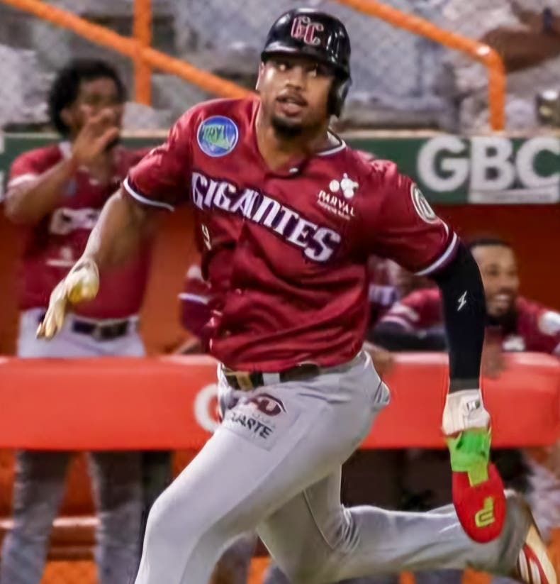 deyvinson-de-los-santos-da-nuevo-respiro-a-gigantes