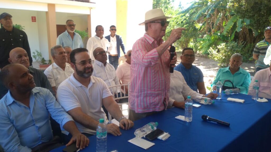 video:-¿inicia-hipolito-mejia-en-pedernales-recorrido-para-impulsar-candidatura-de-carolina-mejia?