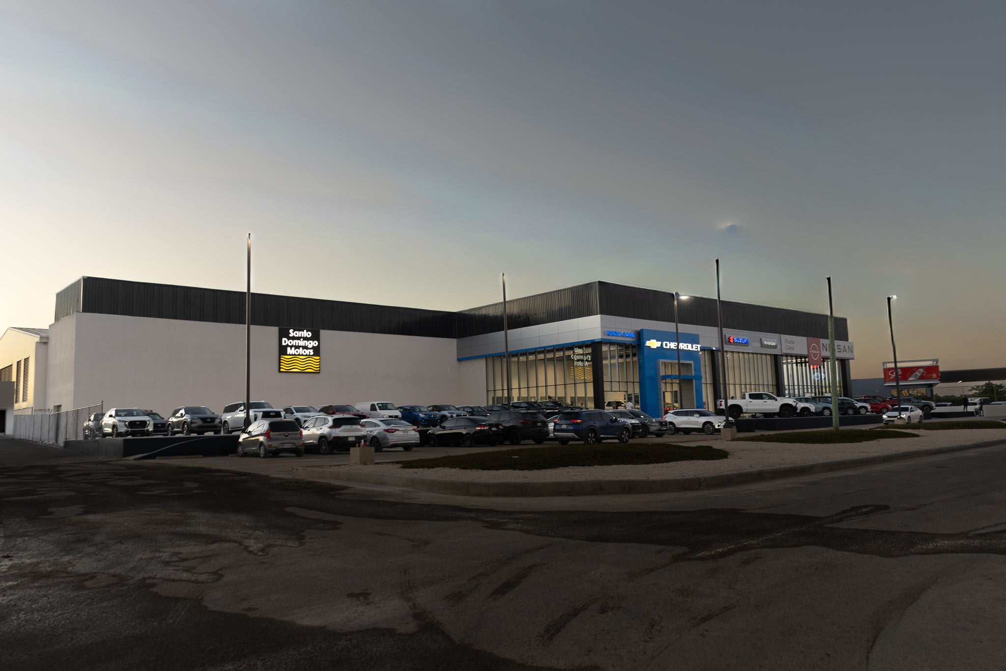 santo-domingo-motors-inauguro-su-moderna-sucursal-en-punta-cana