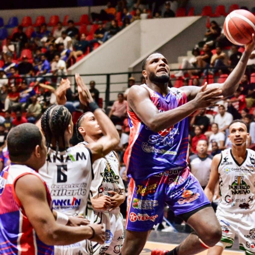 luismal,-33-puntos-y-20-rebotes-en-triunfo-club-maximo-gomez