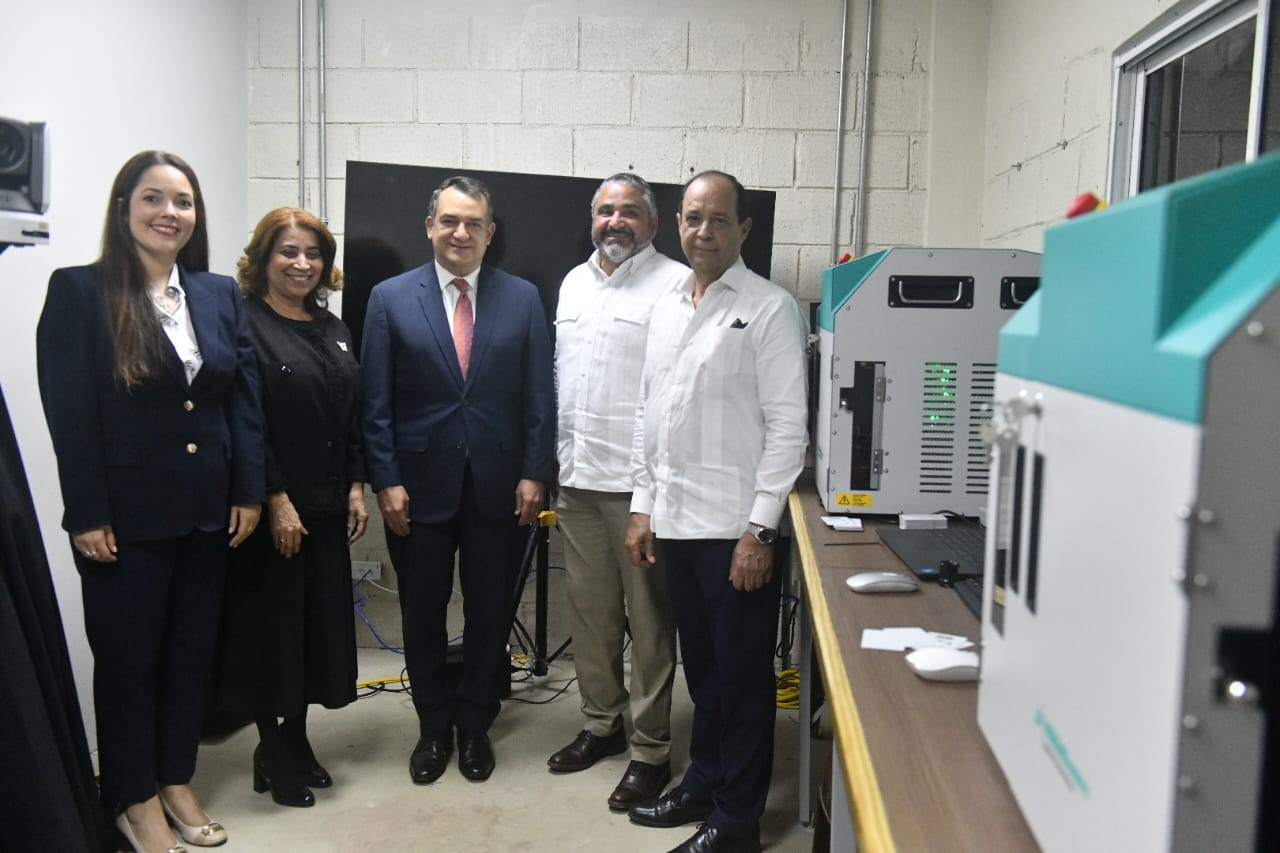 jce-inicia-calibracion-y-personalizacion-de-primeras-maquinas-para-nueva-cedula