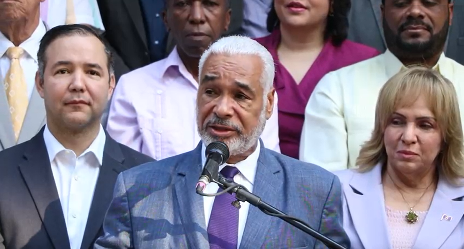 denuncian-retrocesos-y-caos-en-servicios-publicos-en-acto-por-52-aniversario-del-pld