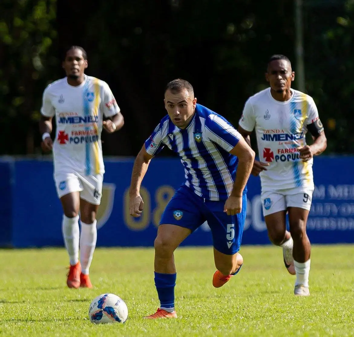 pantoja-sigue-en-el-liderato-del-futbol-dominicano-y-ya-tiene-boleto-a-la-liguilla