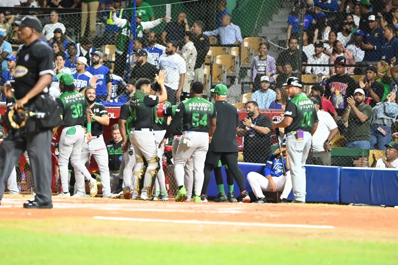 las-estrellas-superan-otra-vez-al-licey-y-extienden-a-tres-su-racha-de-triunfos