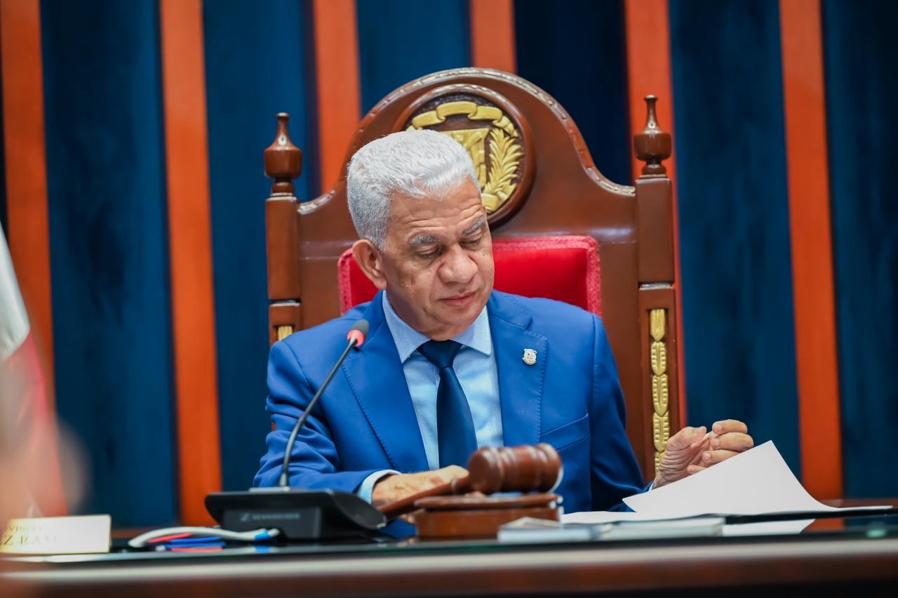 senado-aprueba-sin-comision-proyecto-que-autoriza-deuda-por-mas-de-rd$401-mil-millones