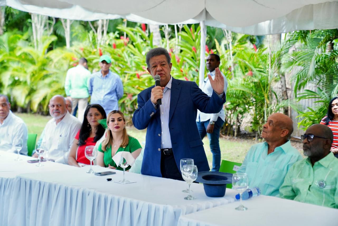 leonel-fernandez:-“lo-de-senasa-no-fue-solo-corrupcion-y-desfalco,-fue-una-tragedia-nacional”