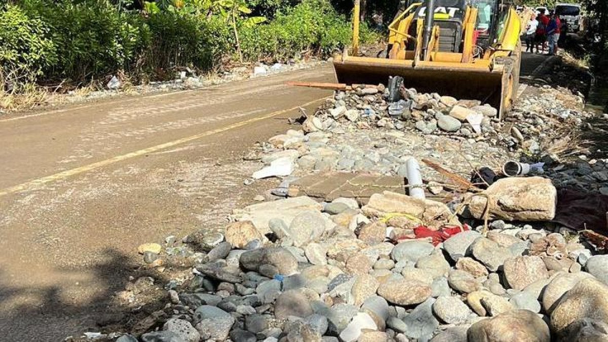 dan-asistencia-a-familias-afectadas-por-explosion-de-tuberia-en-santiago
