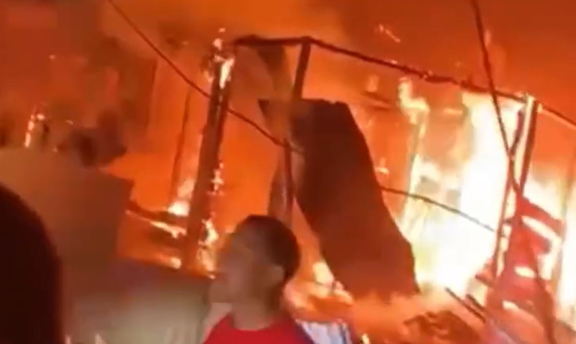 «soy-madre-soltera-y-no-tengo-empleo»,-afectados-por-incendio-en-dajabon-piden-ayuda