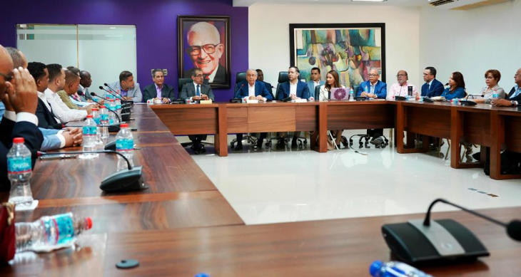 pld-formaliza-apoyo-a-jorge-asjana-en-carrera-por-la-rectoria-de-la-uasd