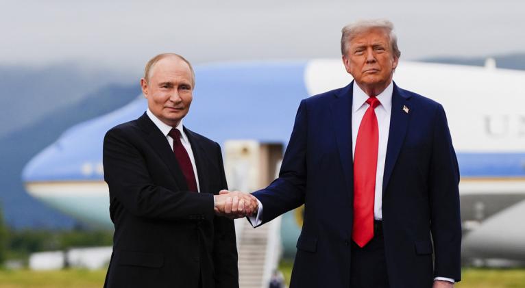 trump-mantuvo-conversacion-«muy-productiva»-con-putin-antes-de-ver-a-zelenski