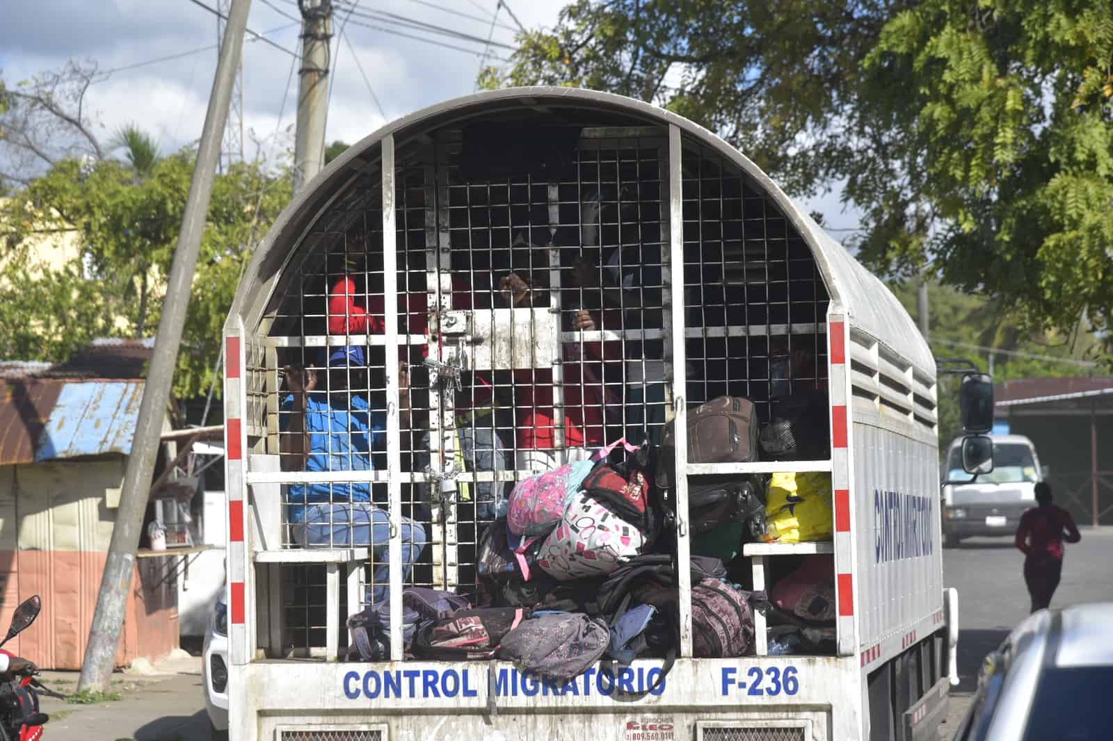 video:-migracion-refuerza-operativos-de-control-en-sectores-de-espaillat