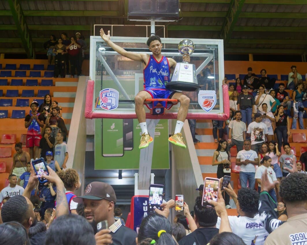 pueblo-arriba-campeon-basket-santiago-rodriguez