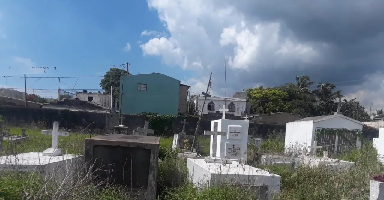 video:-denuncian-abandono-y-deterioro-de-la-necropolis-del-sector-santa-fe-en-san-pedro