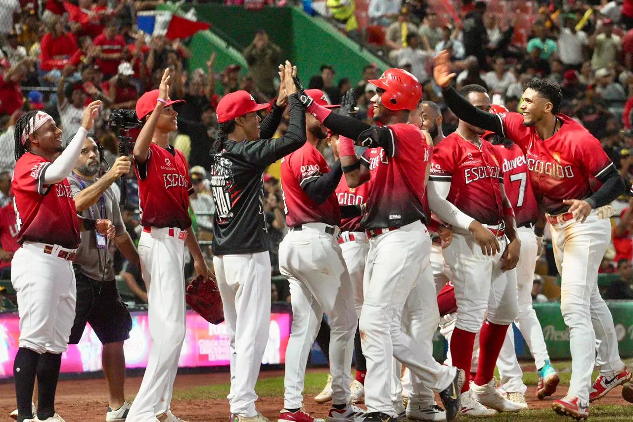 escogido-se-acomoda-en-primer-lugar-round-robin-con-victoria-sobre-las-aguilas