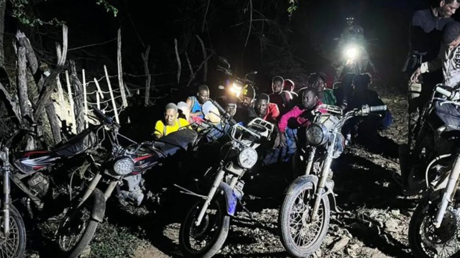 detienen-a-dominicanos-por-transporte-de-haitianos-indocumentados-en-dajabon