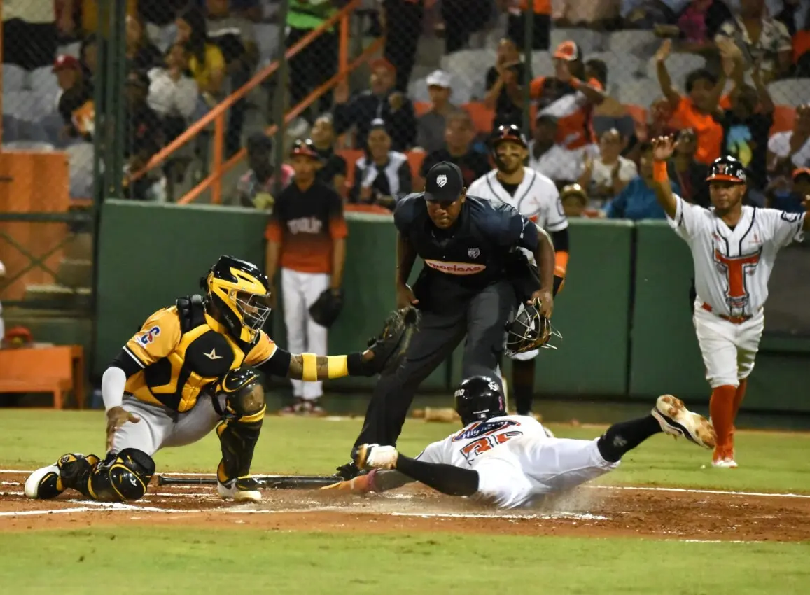 toros-con-ventaja-de-juego-y-medio-sobre-aguilas-tras-anulacion-de-partido-por-lidom