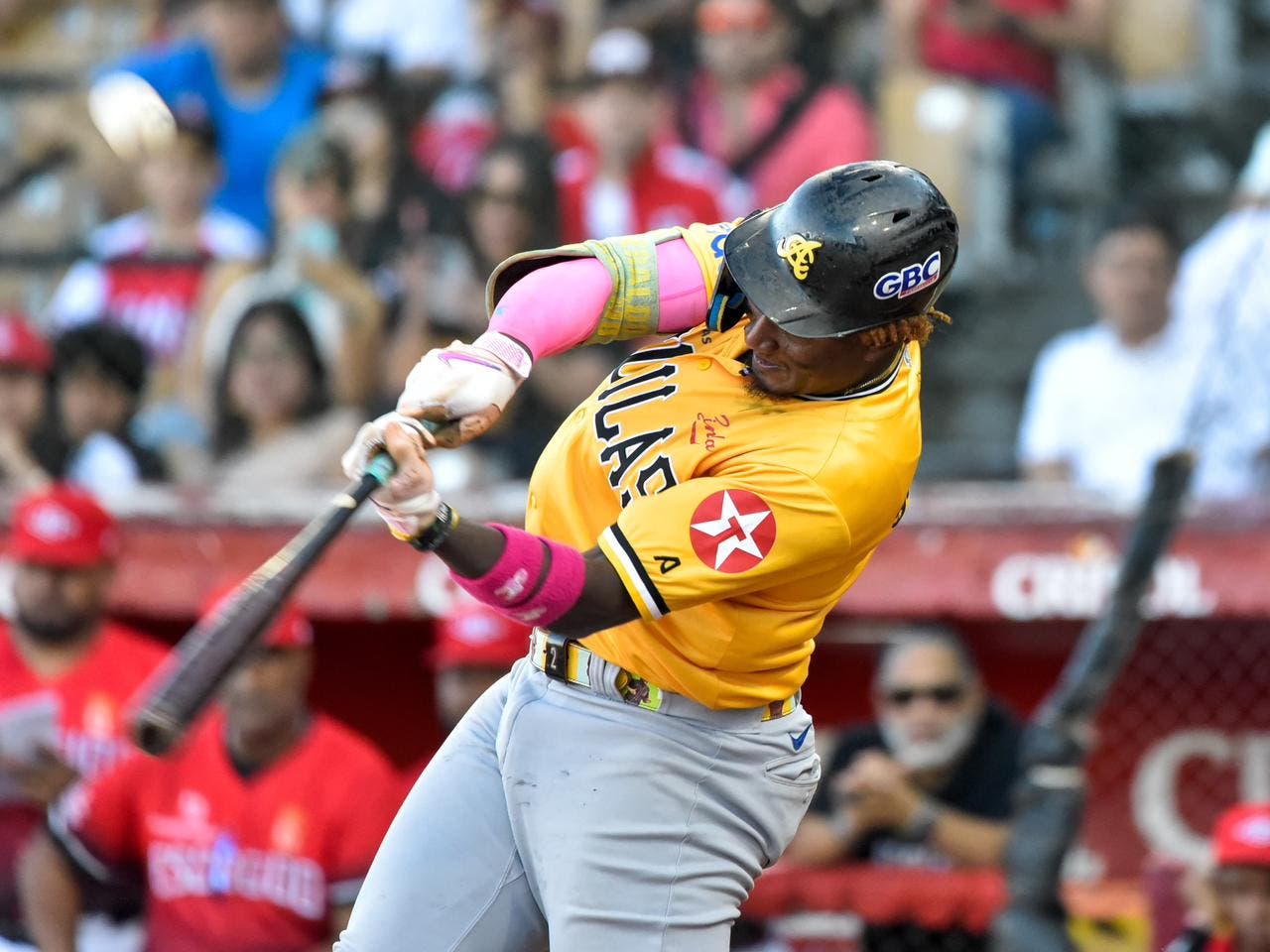 aguilas-cibaenas-siguen-con-vida:-vencen-al-escogido-4-1
