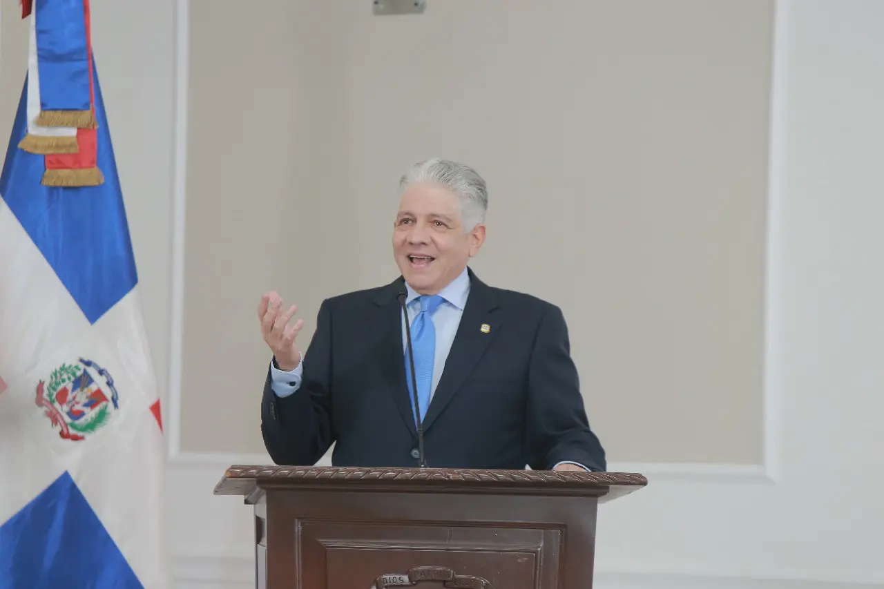 eduardo-estrella-destaca-valores-y-principios-de-dominicanos-por-el-cambio-en-su-16.o-aniversario
