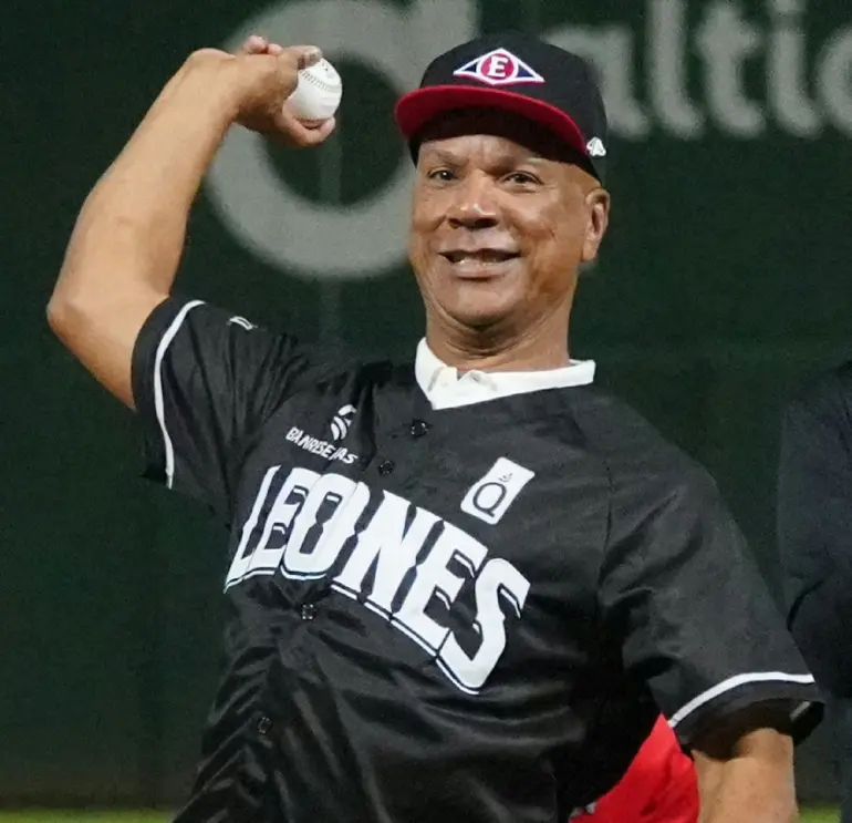 moises-alou-siente-el-calor-de-los-escogidistas
