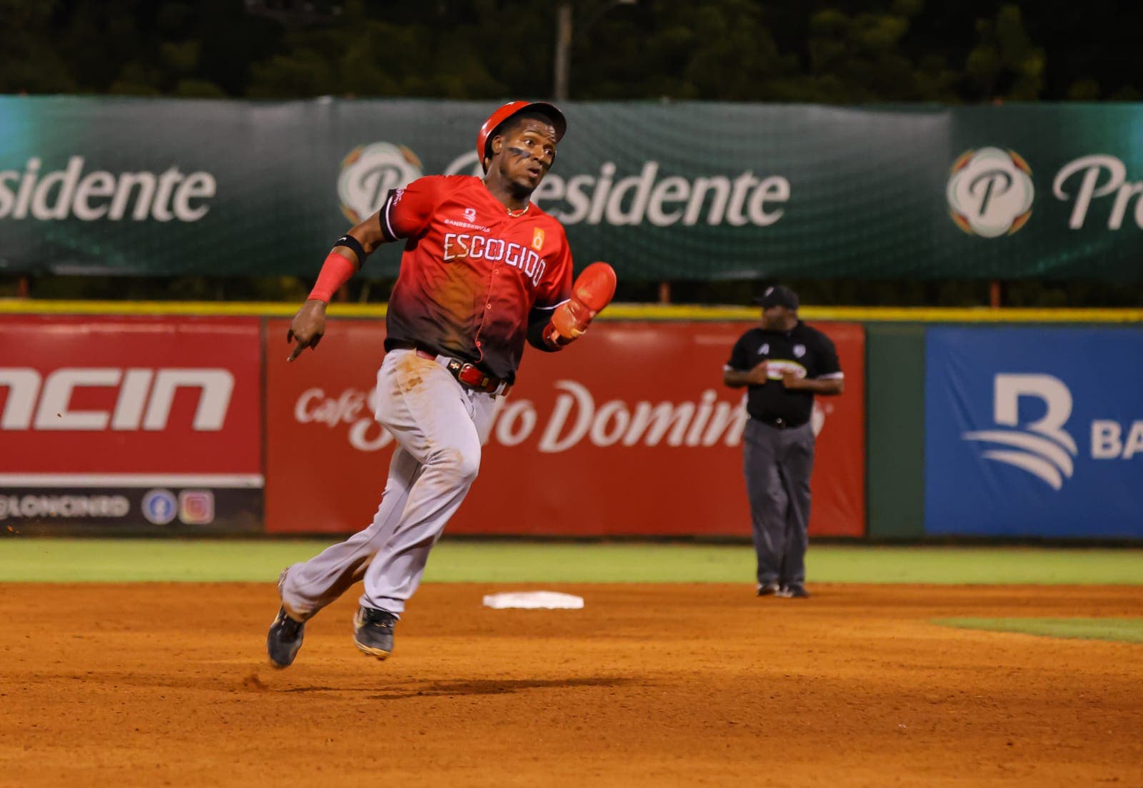 la-experiencia-de-junior-lake:-clave-en-el-dominio-de-los-leones-sobre-los-toros