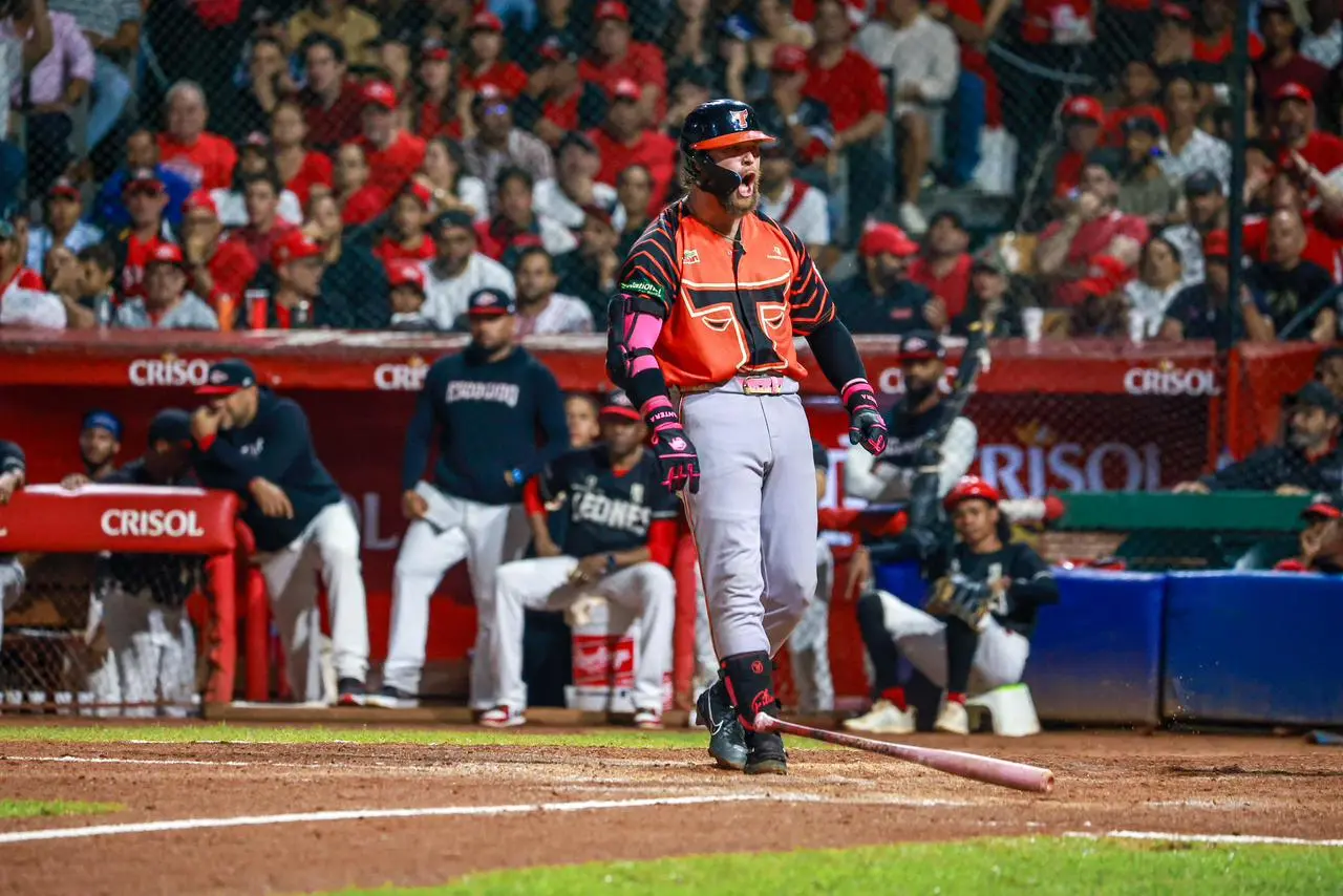 toros-no-se-rinden-y-vienen-de-atras-contra-leones-3-2