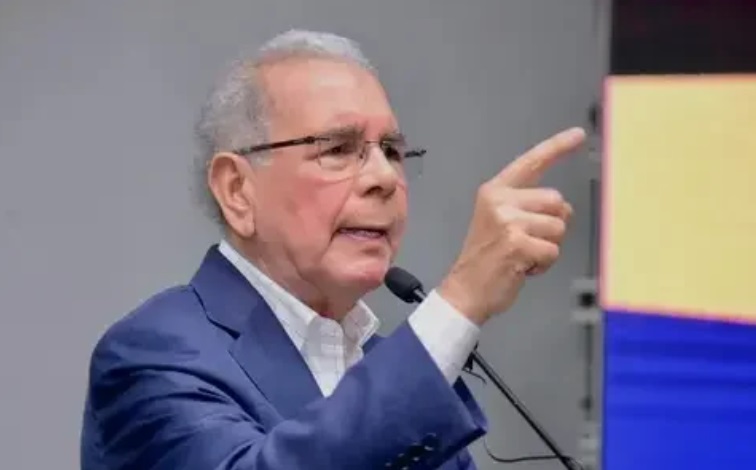 reportaje-danilo-maldice-el-gobierno-del-cambio-y-asegura-con-punta-catalina-sembro-para-que-otro-coseche