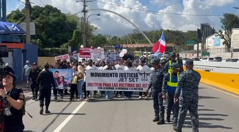 familia-de-rubby-perez,-antigua-orden-y-sociedad-civil-se-unen-a-marcha-por-caso-jet-set