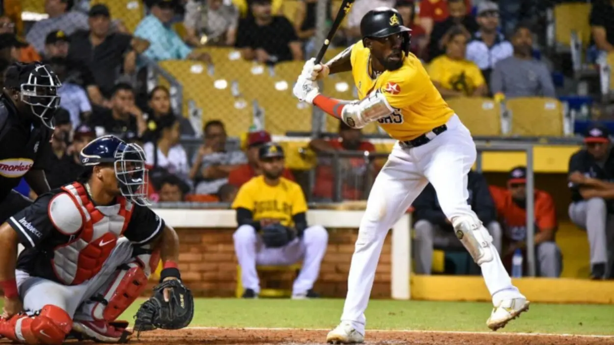 escogido-se-acerca-a-las-aguilas-en-coronas-logradas-en-lidom