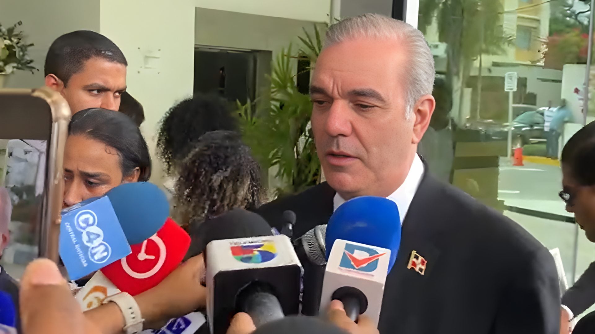 video:-“ramon-alburquerque-es-un-ejemplo-de-superacion”,-dice-luis-abinader