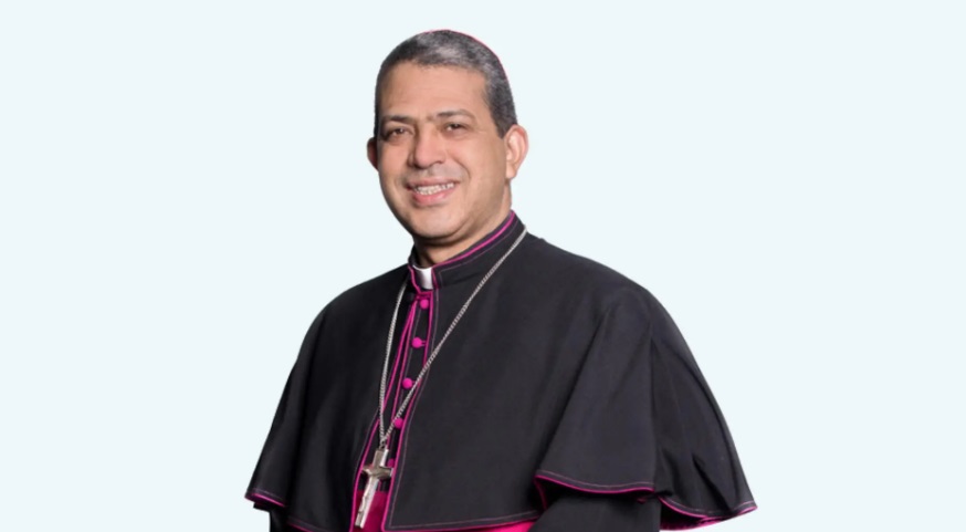 reportaje-arzobispo-morel-diplan-critica-falta-de-apoyo-y-oportunidades-para-los-jovenes