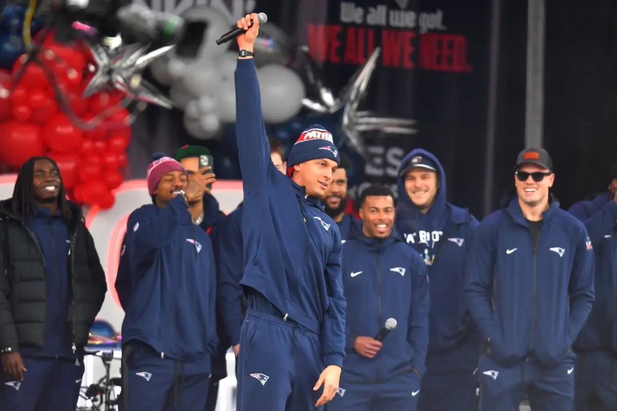 arranca-el-super-bowl:-patriots-y-seahawks-protagonizan-la-noche-de-apertura-y-su-avalancha-mediatica
