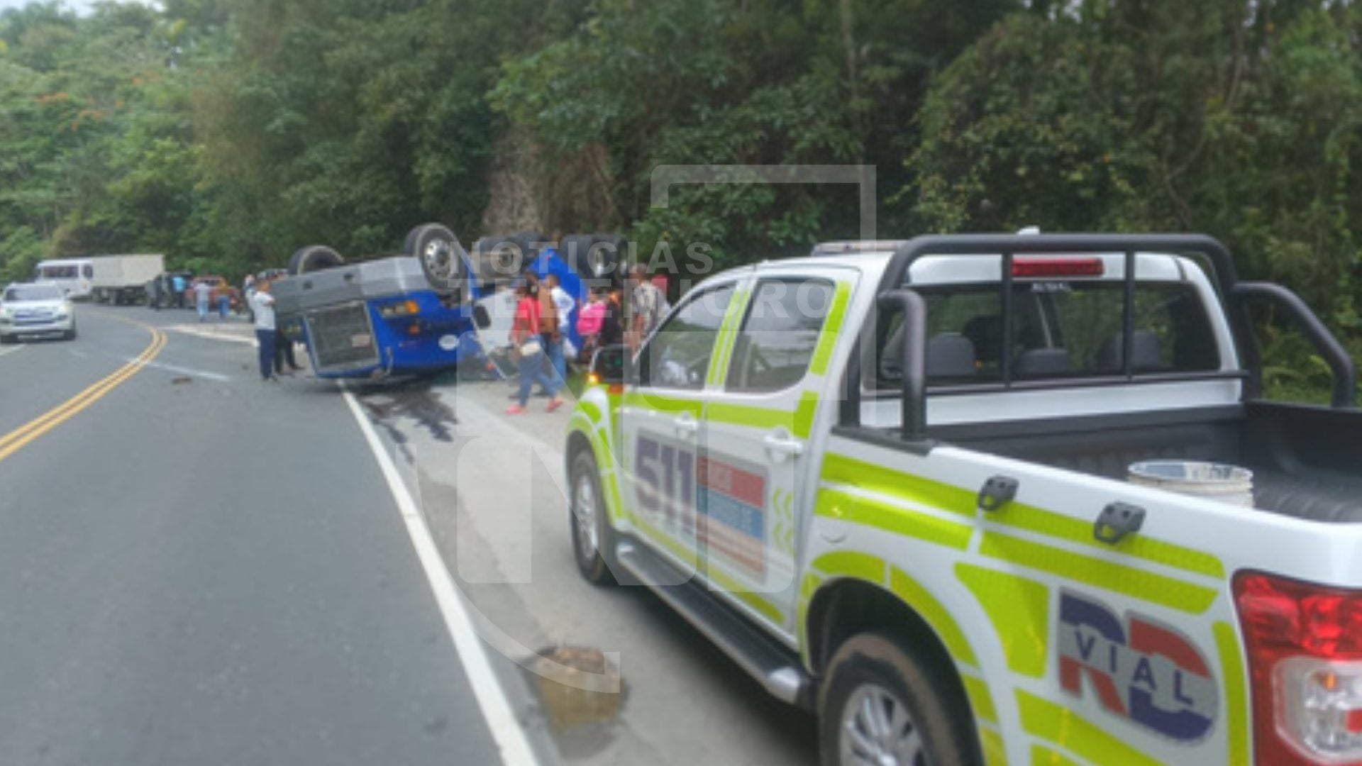 un-herido-tras-volcarse-patana-en-monte-plata