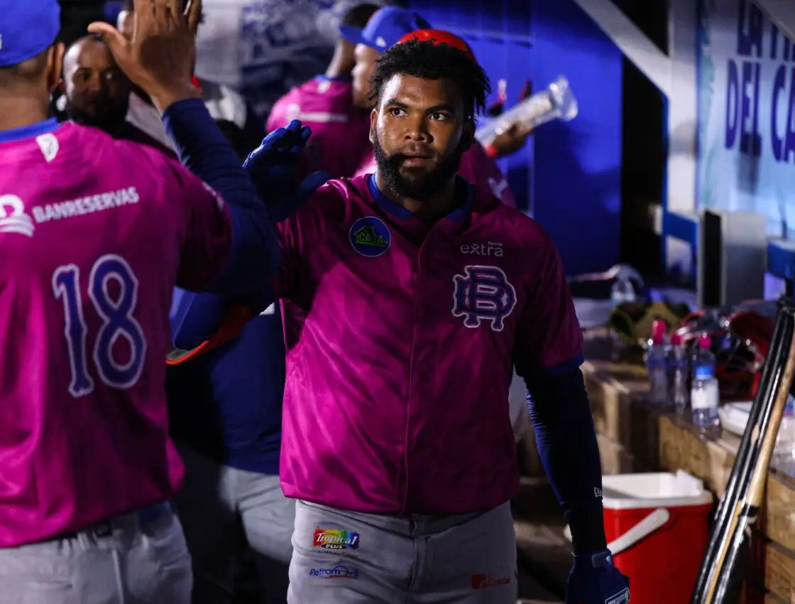tomateros-de-culiacan-remontan-para-vencer-a-leones-del-escogido-en-serie-del-caribe