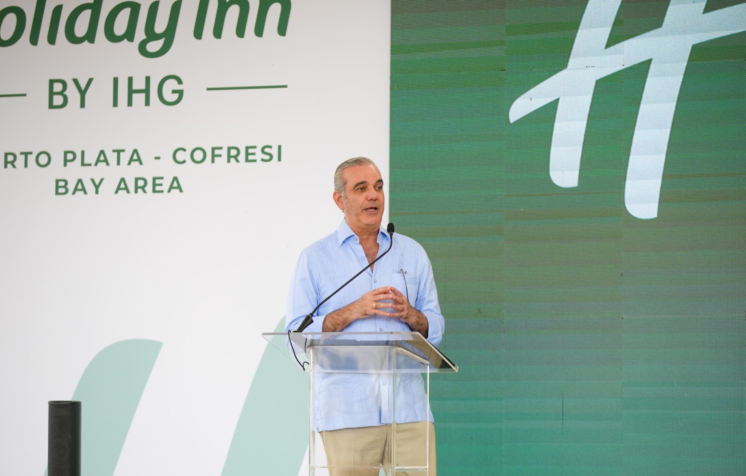 abinader-anuncia-licitacion-de-la-carretera-del-ambar-para-marzo