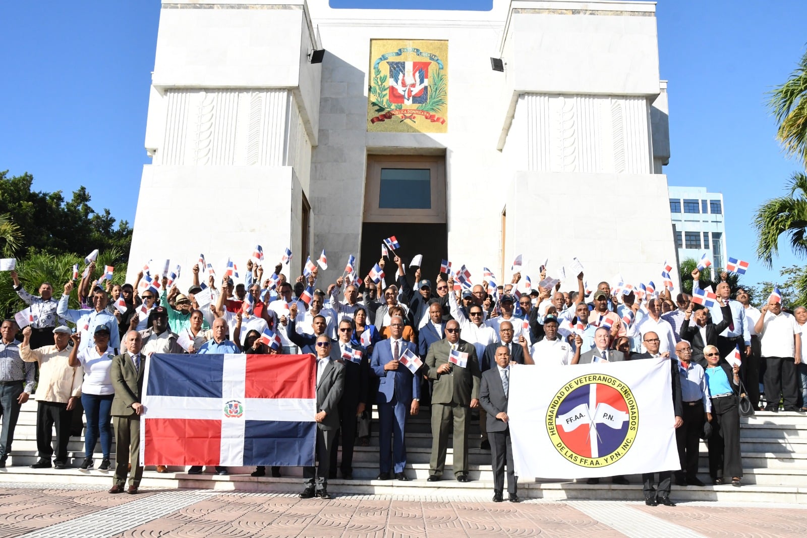 hermandad-de-veteranos-conforma-consejo-consultivo-con-ex-ministros-de-defensa-y-altos-mandos-militares-en-retiro