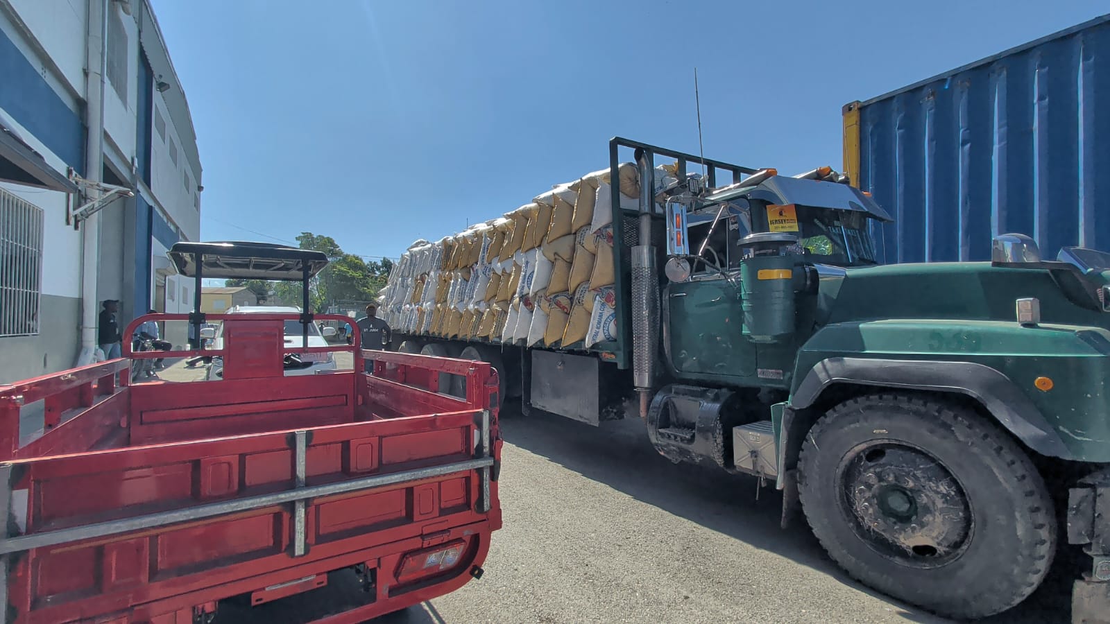 denuncian-irregularidades-en-aduanas-tras-retiro-de-camion-desde-el-parqueo-oficial-en-dajabon
