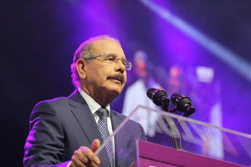 danilo-medina-cuestiona-sobrecostos-en-obras-hidricas-en-asamblea-del-pld