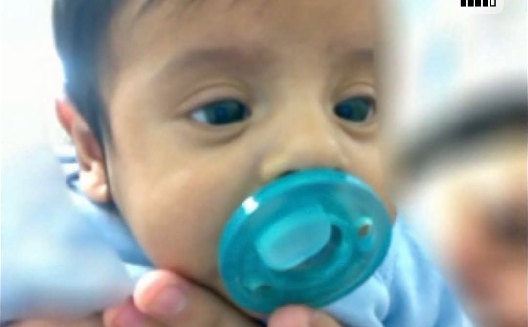 un-bebe-de-meses,-detenido-en-un-centro-para-migrantes-en-texas,-trasladado-a-un-hospital