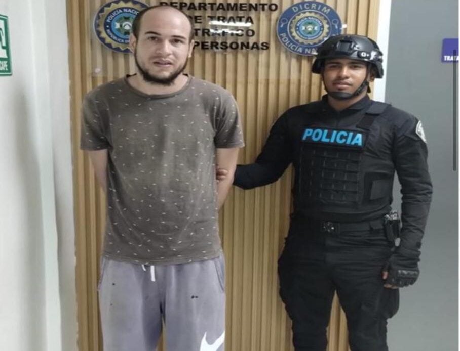 detienen-hombre-por-presunto-acoso-digital-contra-adolescente-en-la-vega