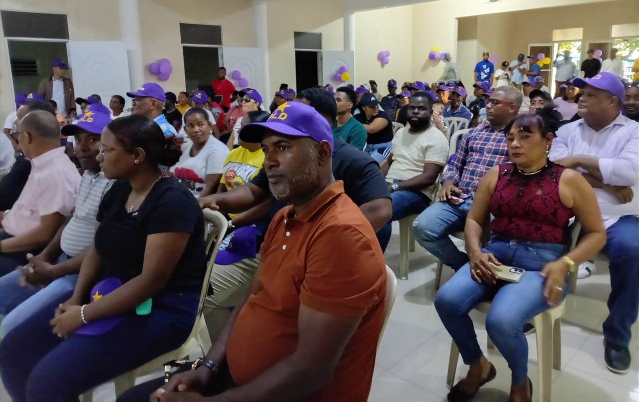 lucia-medina-llama-a-la-unidad-y-al-fortalecimiento-del-pld-en-encuentro-provincial-en-bahoruco