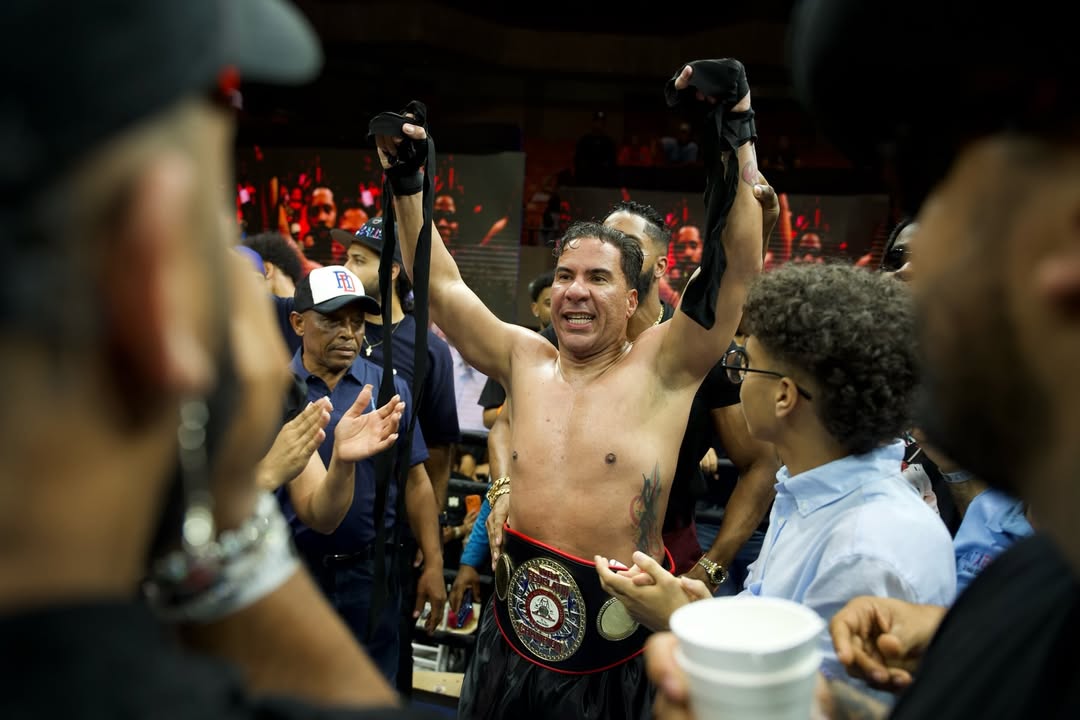 cristian-casablanca-vence-a-sr.-jimenez-en-el-tercer-asalto