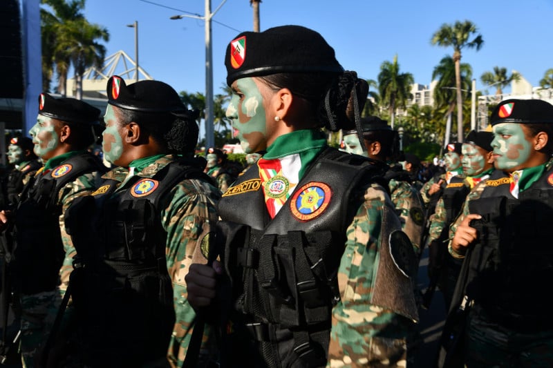 ¡disciplina-y-liderazgo!-rol-de-la-mujer-brilla-en-desfile-militar-y-policial-del-182-aniversario-de-la-independencia