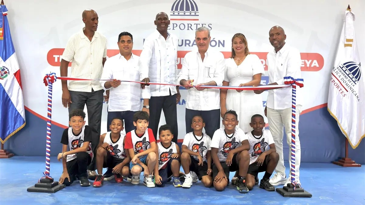 presidente-abinader-cumple-promesa-con-al-horford-y-quisqueya-al-entregar-techado-la-tribu