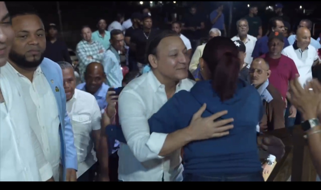 abel-martinez-en-hato-del-yaque:-«nuestro-compromiso-es-con-la-esperanza-y-el-retorno-de-la-dignidad-al-pais»