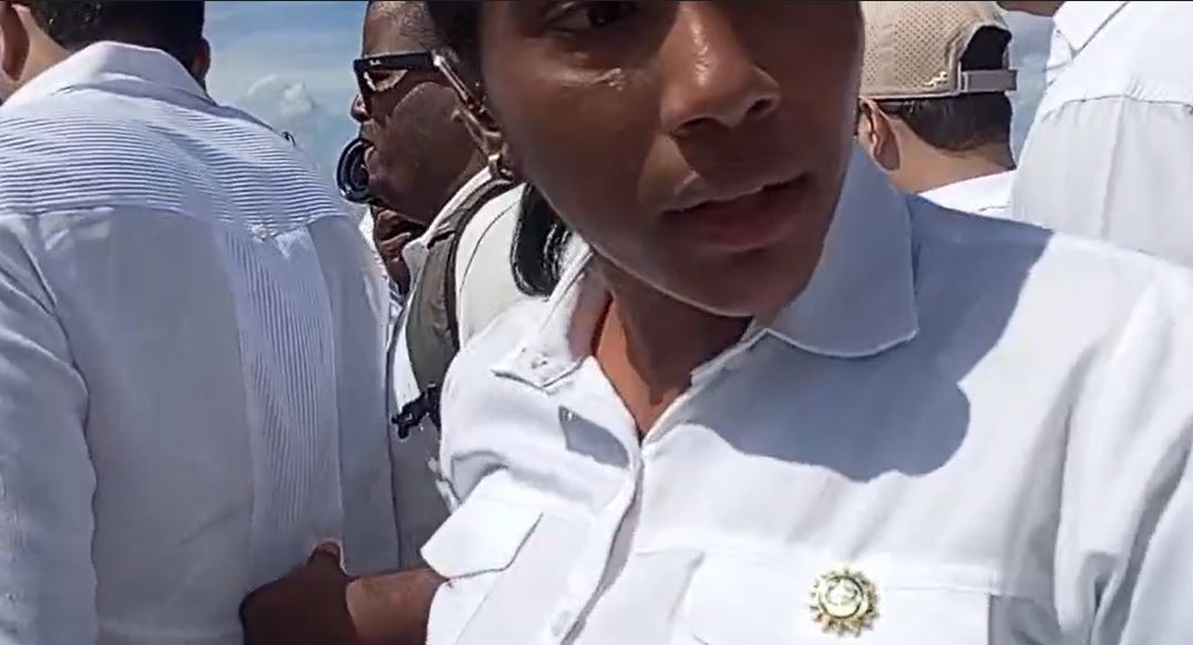 momento-de-tension-entre-seguridad-presidencial-y-reportero-de-telemicro