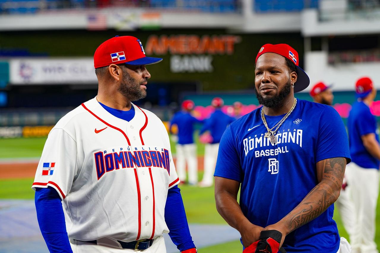 con-dembow-y-bachata-el-equipo-dominicano-llega-a-miami-para-practicas-del-clasico-mundial