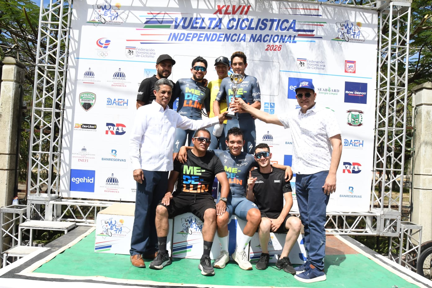 wilmar-paredes-y-team-medellin-campeones-de-la-47-vuelta-ciclistica-independencia-nacional
